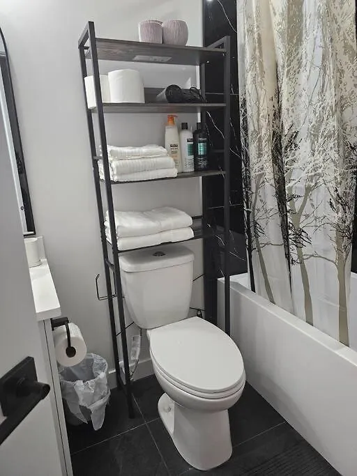 Lovely 2 Bedroom Suite In Calgary 0*,