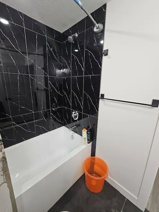 Apartment Lovely 2 Bedroom Suite In Calgary Canada