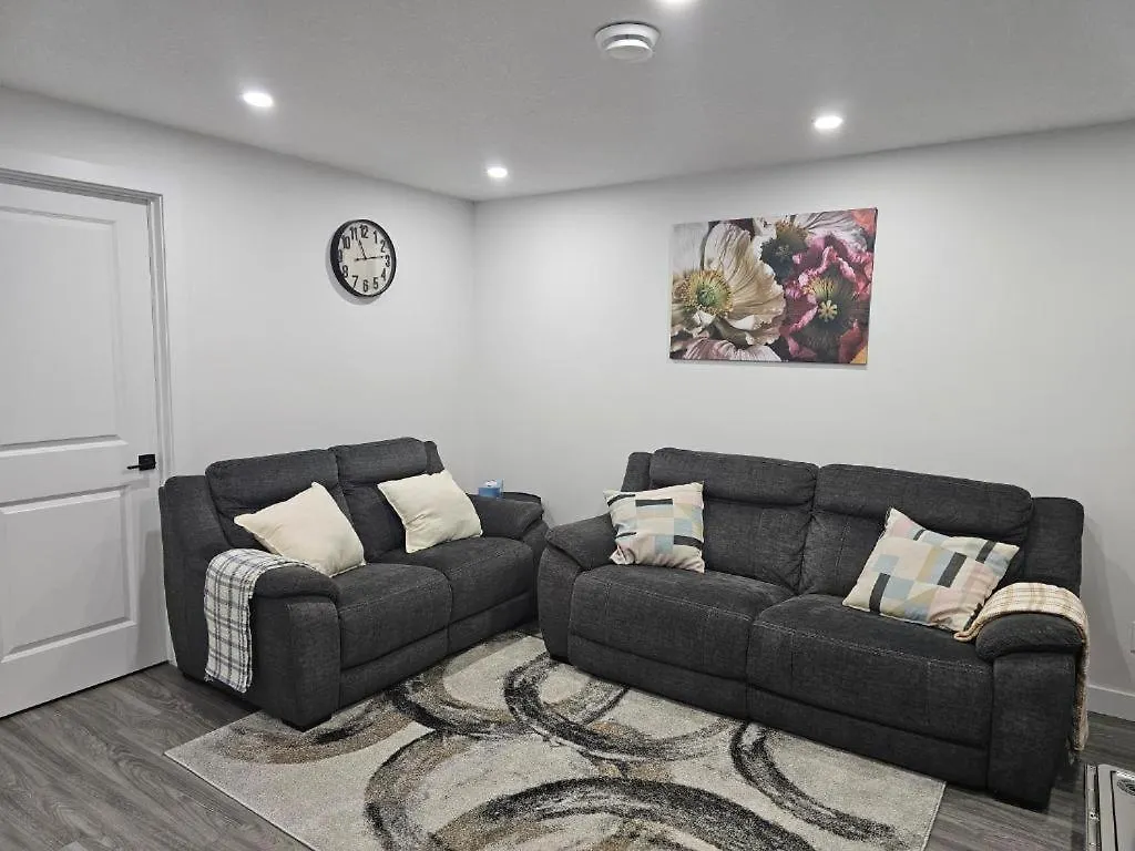 Lovely 2 Bedroom Suite In Calgary