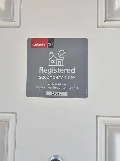 Lovely 2 Bedroom Suite In Calgary Apartment
