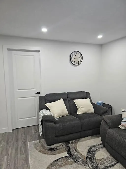 Lovely 2 Bedroom Suite In Calgary Canada