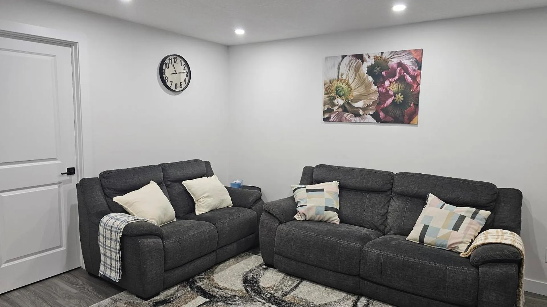 Lovely 2 Bedroom Suite In Calgary